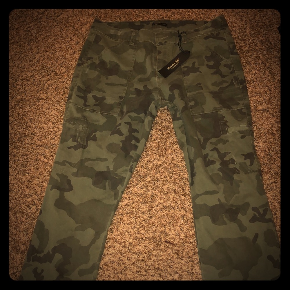 Camouflage Capri jeans